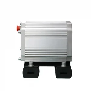 Permanent magnet synchronous single-source steering motor